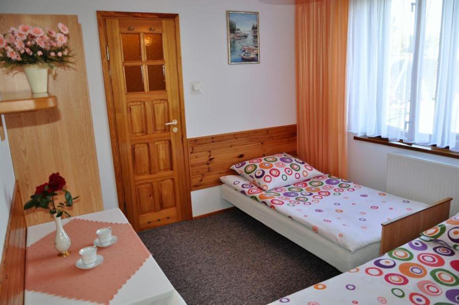 Hotel Jantar Ostrowo  Esterno foto