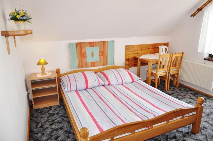 Hotel Jantar Ostrowo  Esterno foto