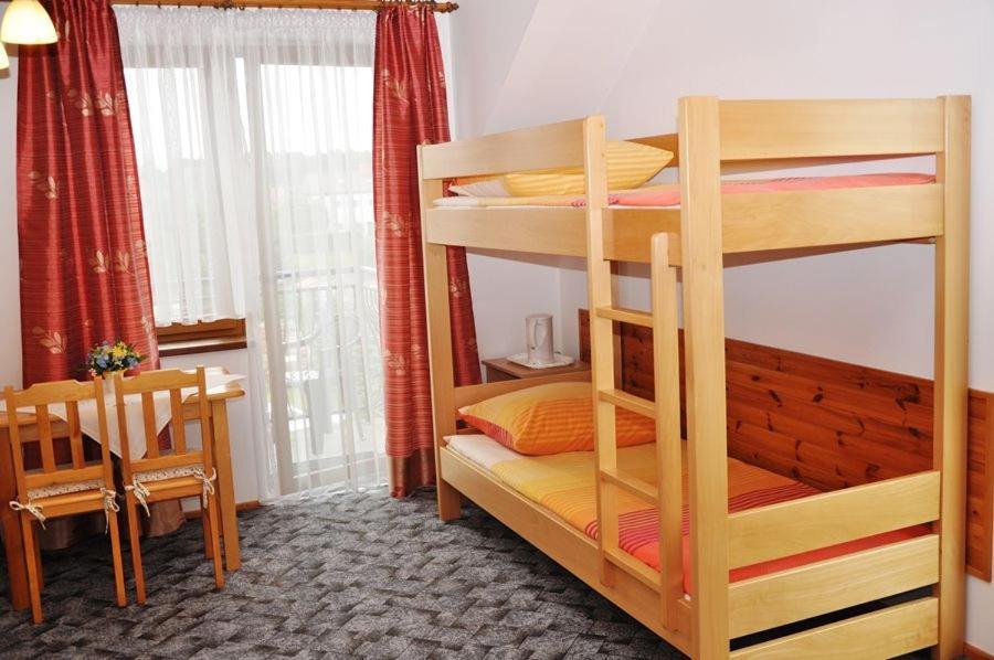 Hotel Jantar Ostrowo  Esterno foto