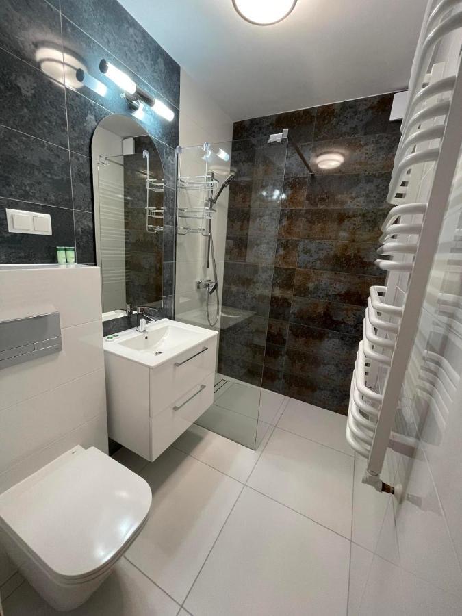 Hotel Jantar Ostrowo  Esterno foto