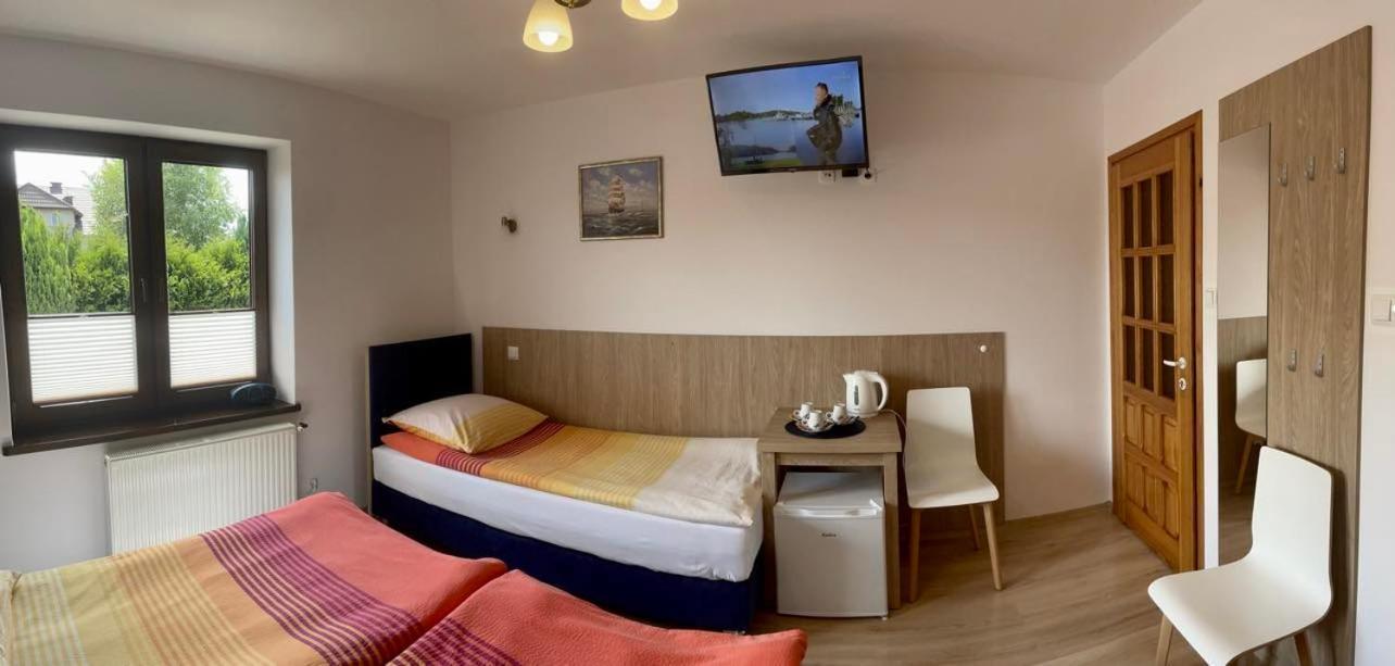 Hotel Jantar Ostrowo  Esterno foto