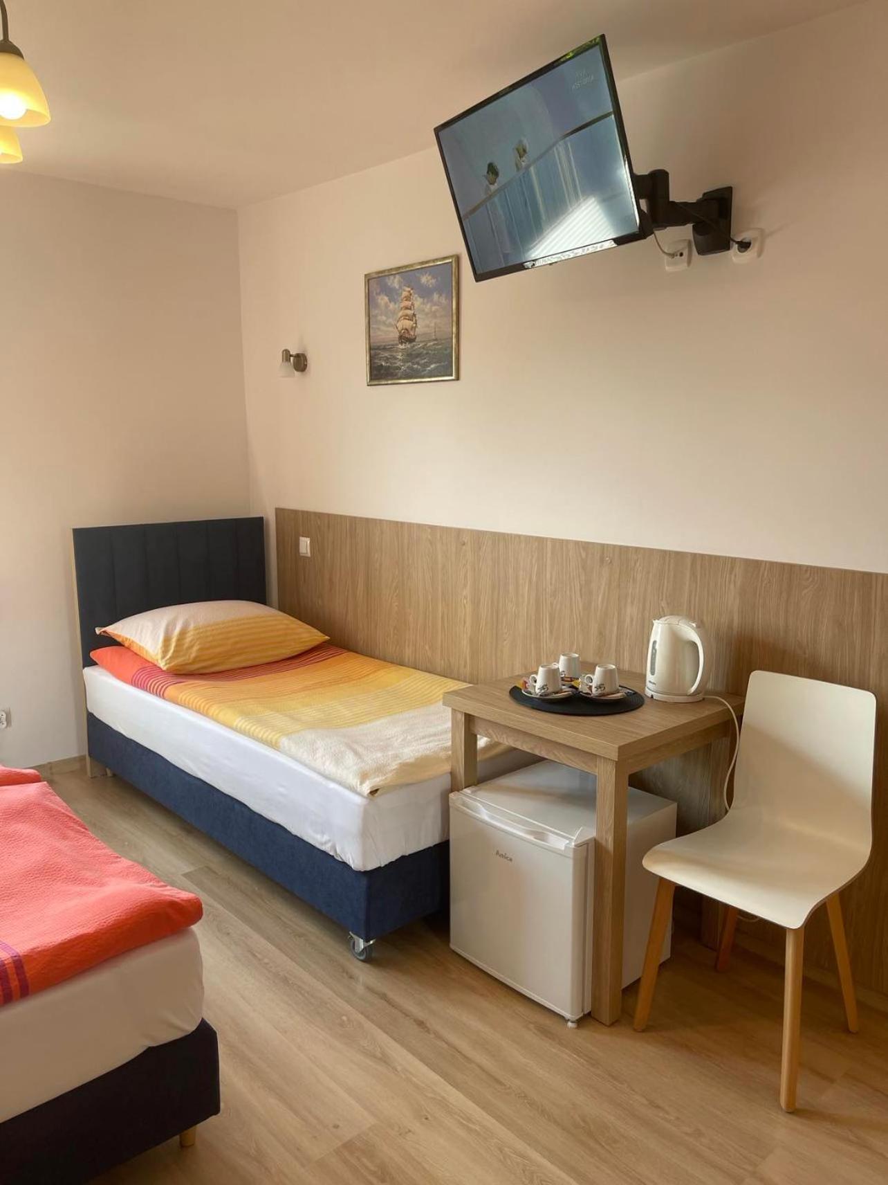 Hotel Jantar Ostrowo  Esterno foto