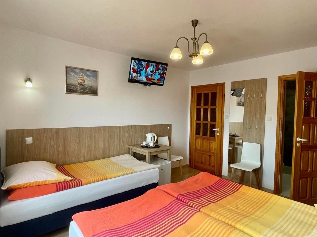 Hotel Jantar Ostrowo  Esterno foto