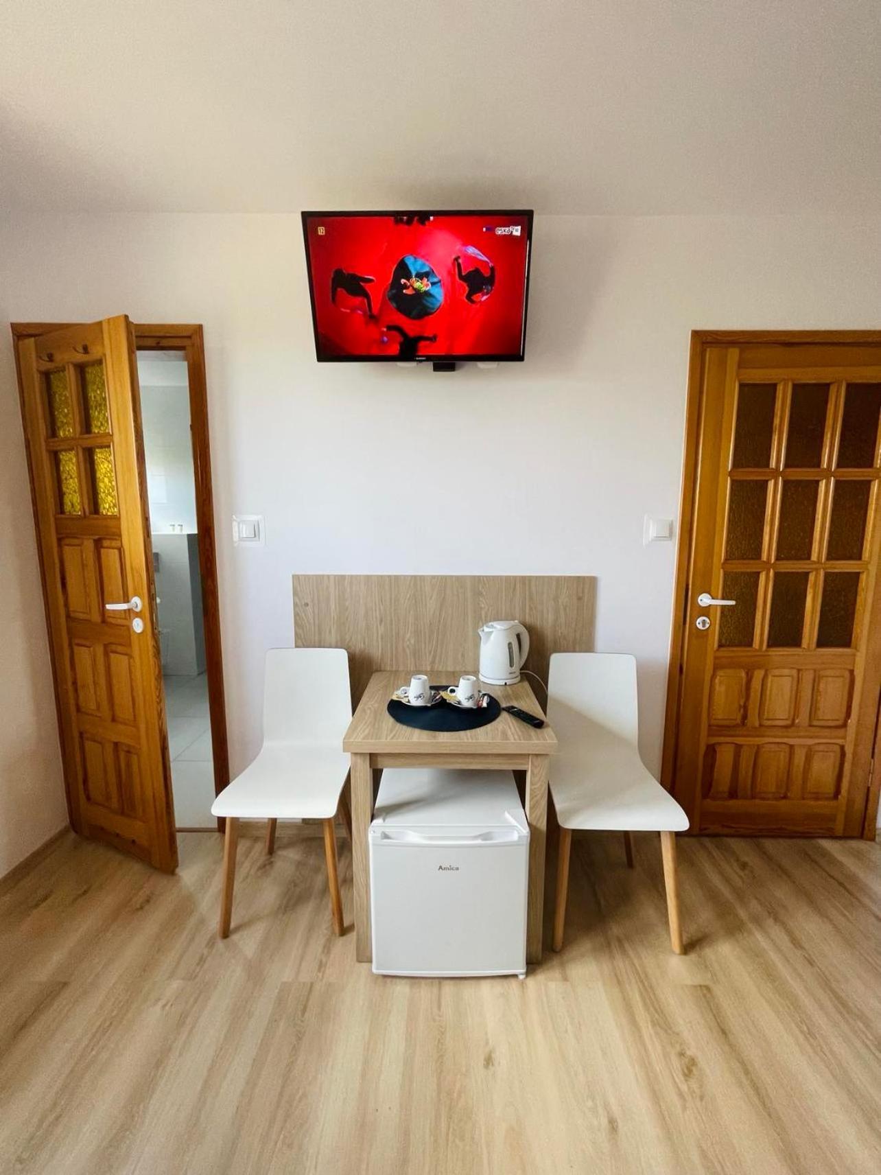 Hotel Jantar Ostrowo  Esterno foto